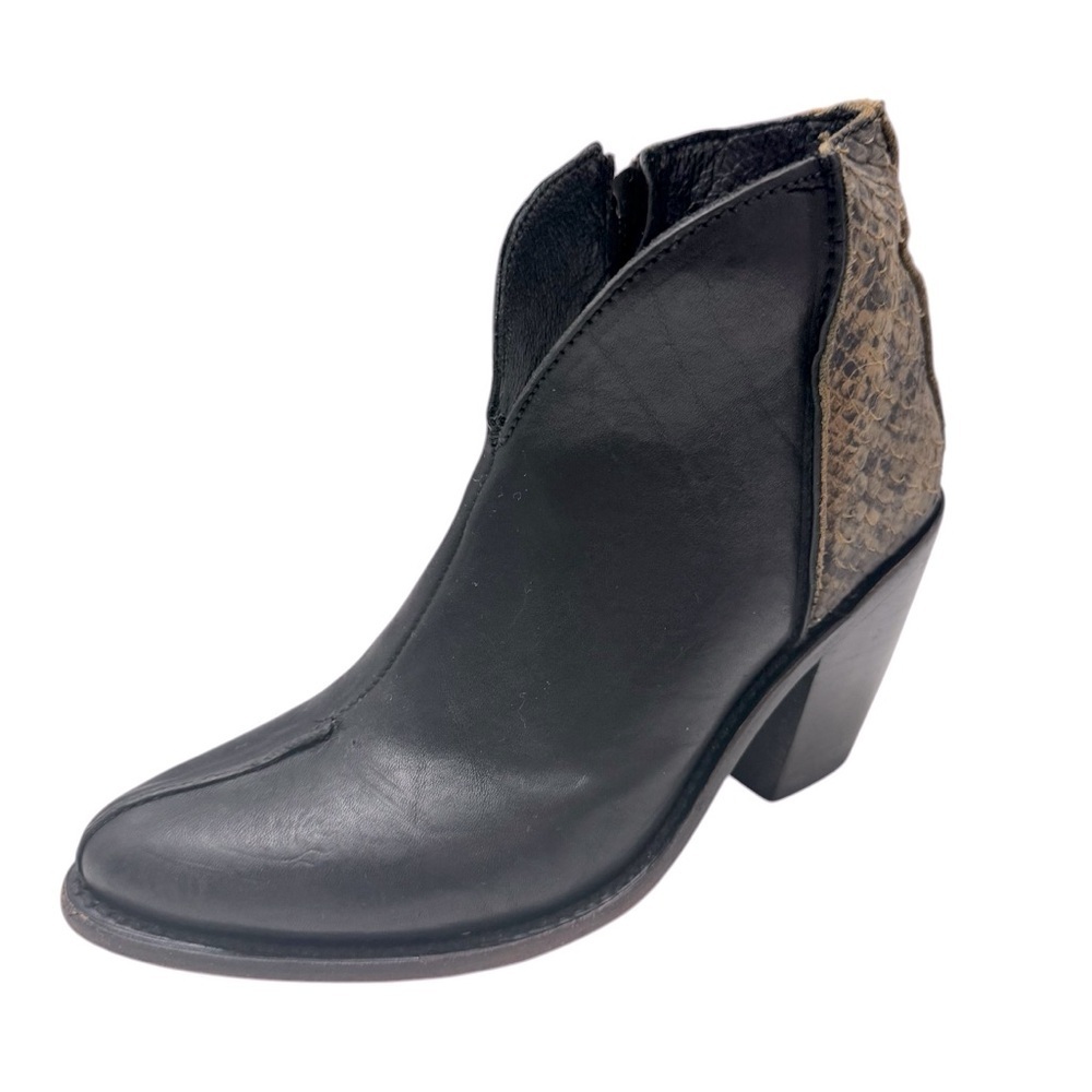LIBERTY BLACK Snake Print  Leather Western Booties‎ Sz 8